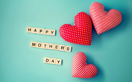 afbeelding met hartjes en de boodschap happy mothersday