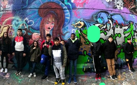 Samen in het grafitistraatje in het centrum van Gent