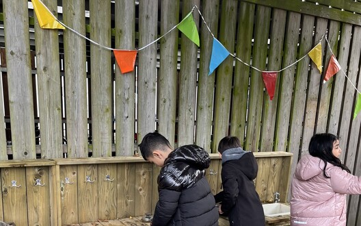 leerlingen testen de kabouterkeuken