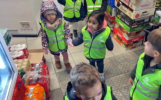 Naar de winkel om een pompoen te kopen