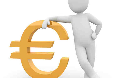 afbeelding van een persoon bij het EURO-symbool