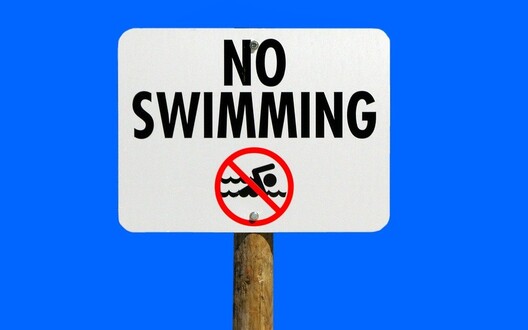 geen zwemmen 