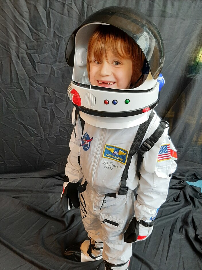 Edgar in astronautenpak