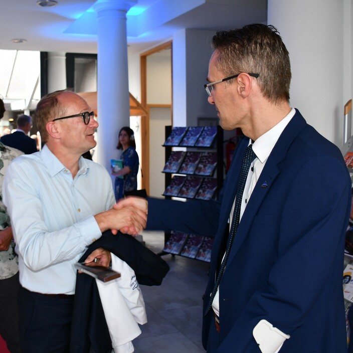 Vlaams minister van onderwijs Ben Weyts op bezoek in HG.