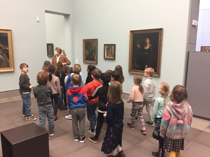 kinderen in het museum