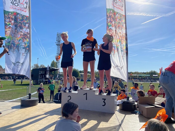 Podiumplaatsen voor juf Sophie en juf Zenobie