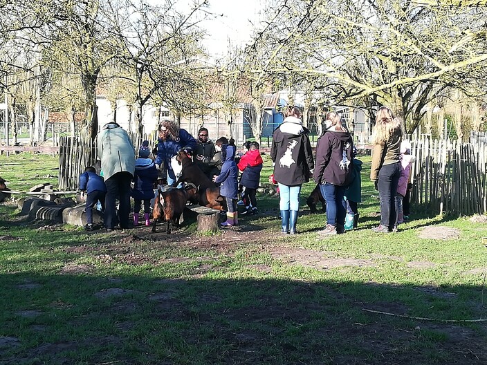 Naar de boerderij