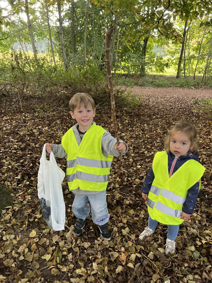 Herfstmaterialen zoeken.