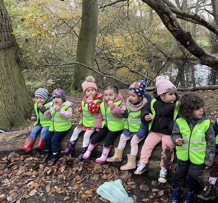 Samen naar het bos