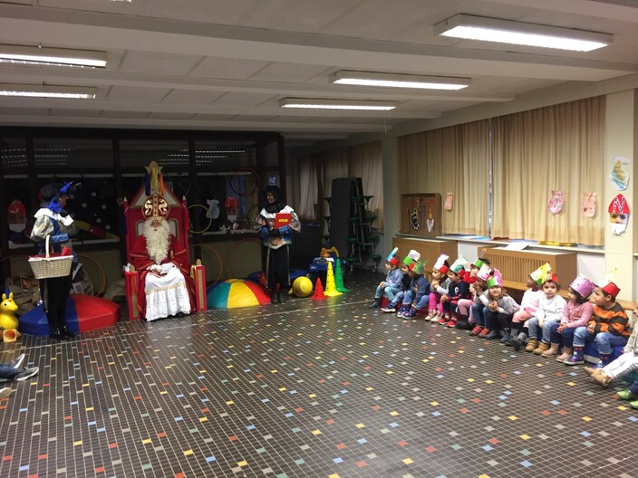 g Sint op school